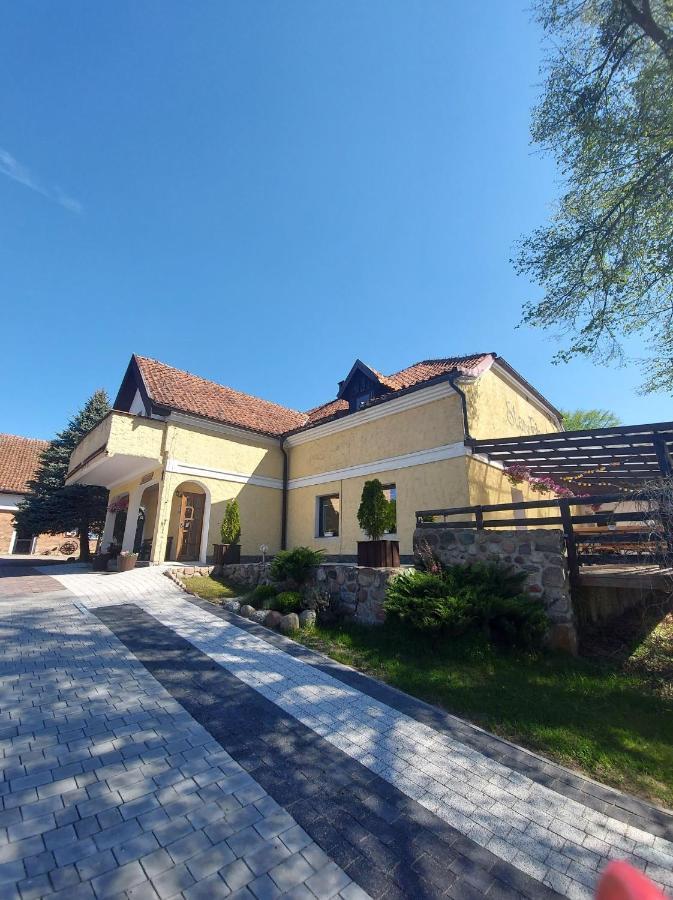 Folwark Tumiany Pokoje & Restauracja Exterior foto
